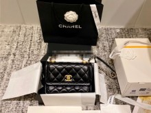 Chanel最新款复古纽扣包测评