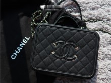 Chanel香奈儿case化妆包上身也太绝了吧！！