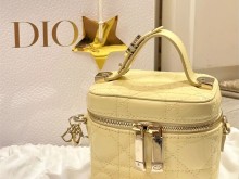 Dior春夏新款｜超嫩的小鸡黄盒子