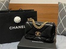 还是对Chanel AS1160 19下手了，明明决定不再买包了