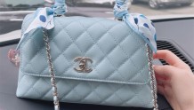 Chanel A92990 蓝色的coco Handel