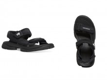 Balenciaga 新品 Tourist Sandal，老爹鞋的夏季解构版！
