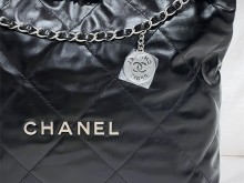 澳门买到Chanel 22bag 黑银真的yyds